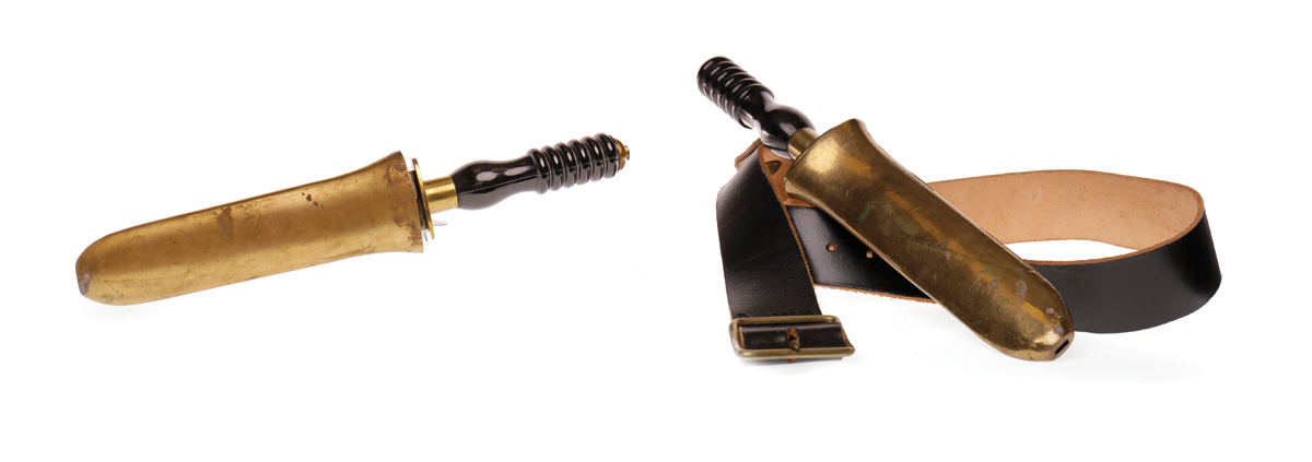 Image of lots 1404 and 1429 – diving knives