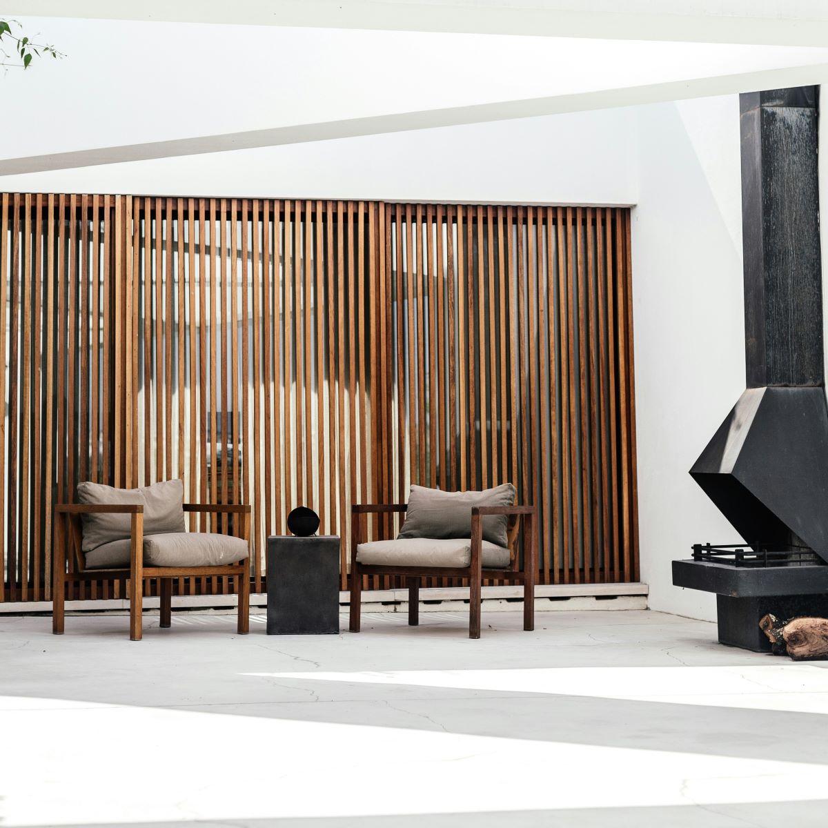 Antiques & Interiors 