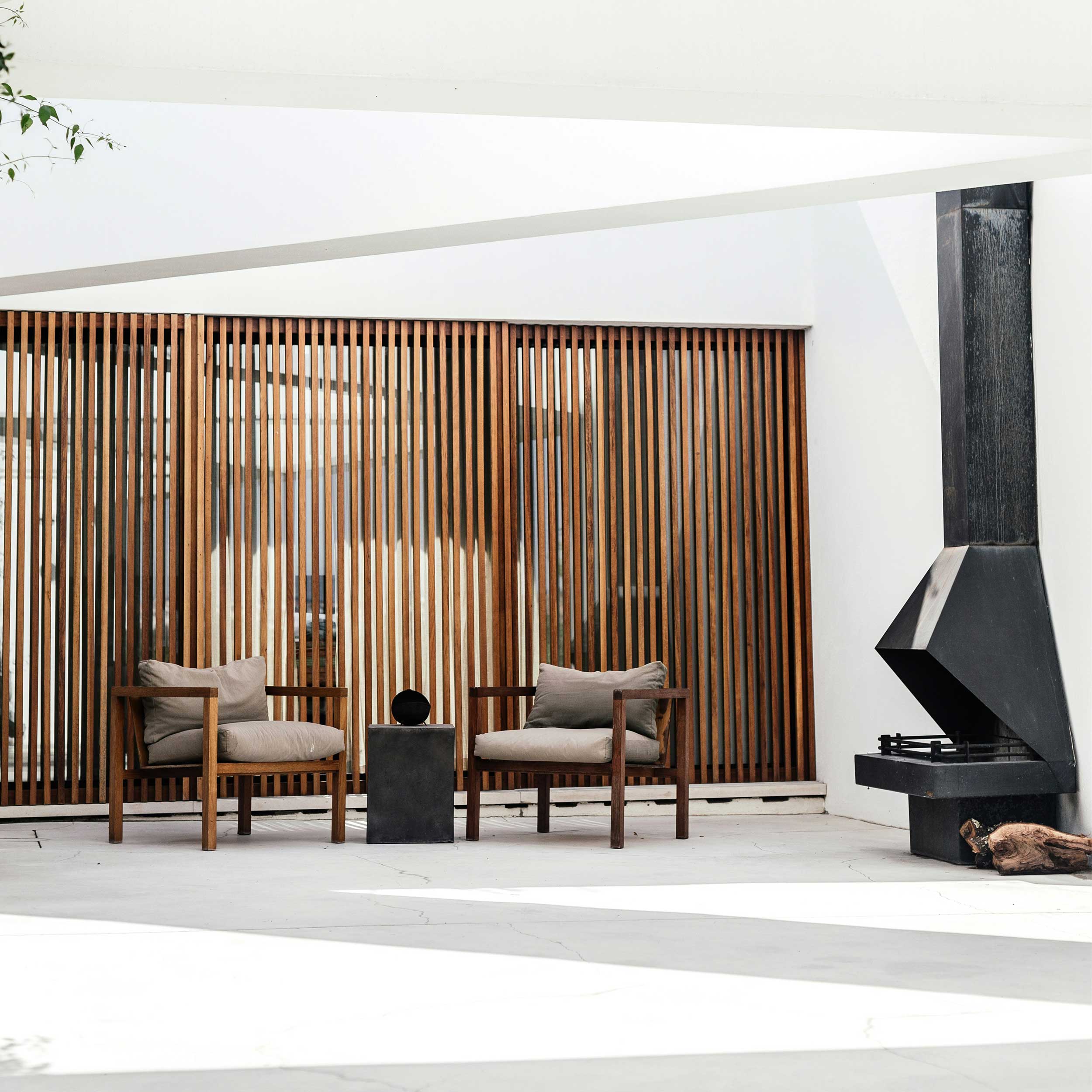 Antiques & Interiors