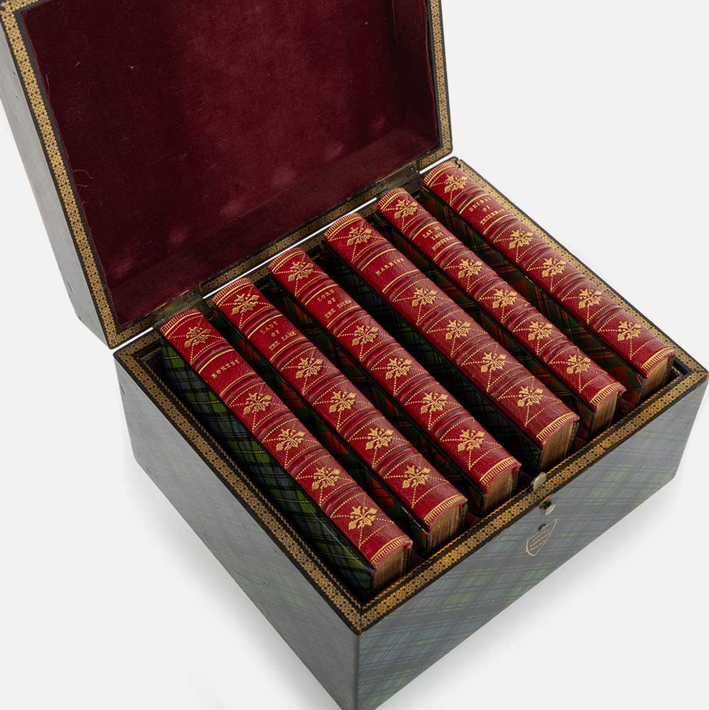 Rare Tartanware Casket To Star In Design Classics Auction