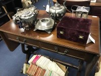 Lot 538 - MAHOGANY SOFA TABLE