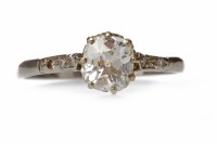 Lot 18 - EDWARDIAN DIAMOND SOLITAIRE RING set with an...