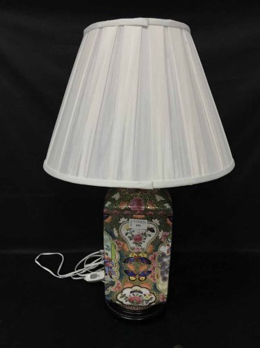 Lot 191 - MODERN CANTONESE STYLE VASE LAMP