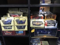 Lot 304 - LOT OF MODEL VEHICLES to include Matchbox,...