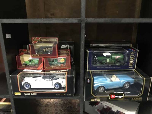 Lot 312 - LOT OF MODEL VEHICLES to include Maisto,...
