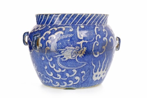Lot 1006 - LATE 19TH CENTURY CHINESE BLUE AND WHITE POT...