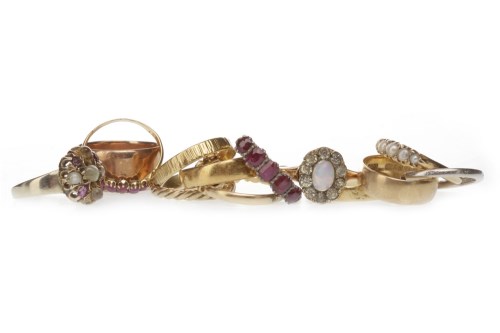 Lot 526 - GROUP OF VICTORIAN AND OTHER RINGS including...