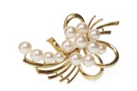Lot 550 - 1960S PEARL SET BROOCH of open floral spray...