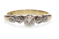 Lot 679 - ART DECO DIAMOND SOLITAIRE RING with an eight...