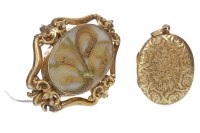 Lot 740 - VICTORIAN MOURNING BROOCH set with a central...
