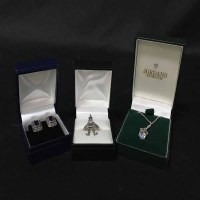 Lot 2 - GROUP OF GOLD AND SILVER JEWELLERY including...