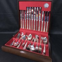 Lot 187 - MAHOGANY CASED CANTEEN OF CUTLERY