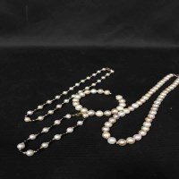 Lot 419 - PEARL NECKLACE AND BRACELET along with a black...