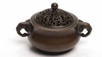 Lot 345 - EARLY 20TH CENTURY CHINESE BRONZE CENSER AND...