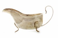Lot 859 - EARLY 20TH CENTURY SILVER SAUCE BOAT maker...