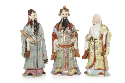 Lot 1072 - EARLY 20TH CENTURY CHINESE FAMILLE ROSE SET OF...