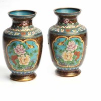 Lot 352 - PAIR OF EARLY 20TH CENTURY CHINESE CLOISONNE...