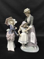 Lot 117 - LLADRO FIGURE OF MOTHER AND DAUGHTER along...