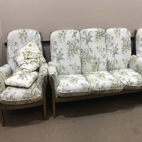 Lot 142 - ERCOL LOUNGE SUITE