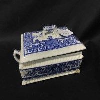 Lot 183 - LOT OF DELFT STYLE WARES including a tureen...