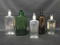 Lot 322 - LOT OF APOTHECARY GLASS JARS