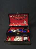 Lot 15 - COLLECTION OF VARIOUS COSTUME JEWELLERY...