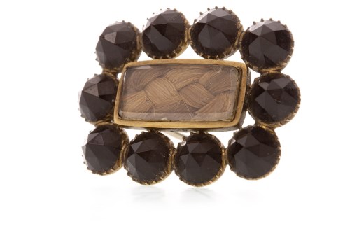 Lot 570 - EARLY NINETEENTH CENTURY MOURNING BROOCH with...