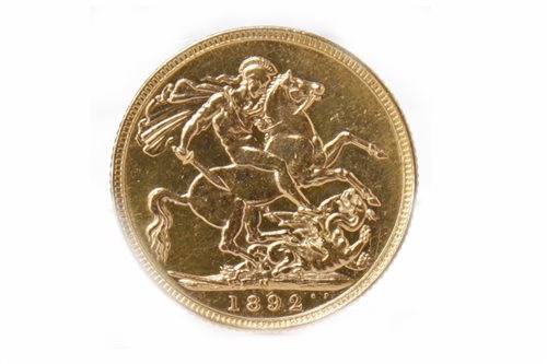Lot 559 - A GOLD SOVEREIGN, 1892