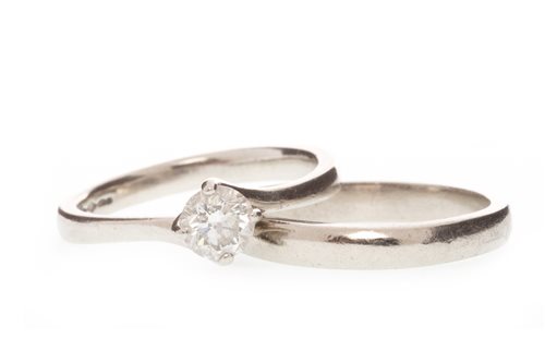 Lot 3 - A CERTIFICATED DIAMOND SOLITAIRE RING