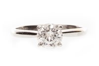 Lot 50 - A DIAMOND SOLITAIRE RING