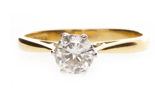 Lot 139 - A DIAMOND SOLITAIRE RING