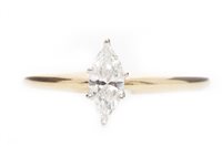 Lot 162 - A DIAMOND SOLITAIRE RING