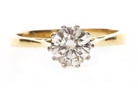 Lot 166 - A DIAMOND SOLITAIRE RING
