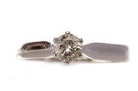 Lot 183 - A DIAMOND SOLITAIRE RING