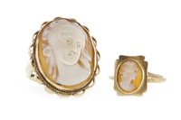 Lot 230 - A GOLD CAMEO RING