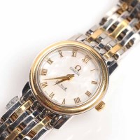 Lot 760 - LADY'S STAINLESS STEEL BULOVA ACCUTRON...