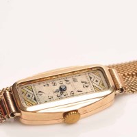 Lot 778 - LADY'S EARLY TWENTIETH CENTURY ART DECO NINE...