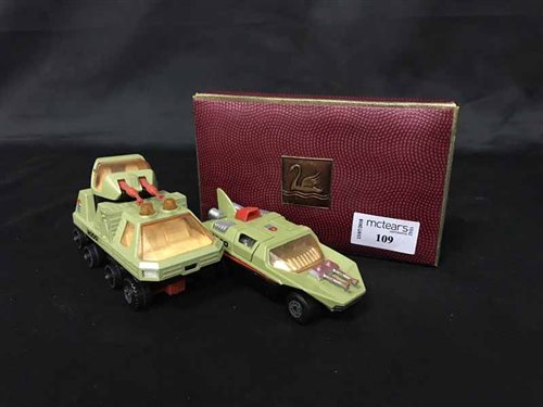 Lot 109 - COLLECTION OF VINTAGE TOYS AND GAMES