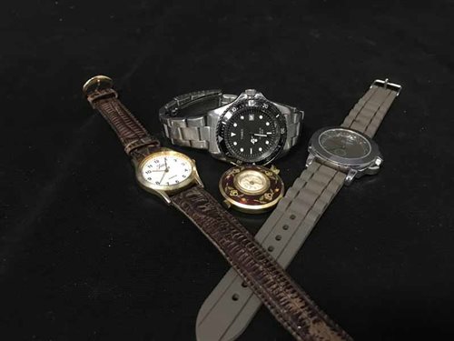 Lot 23 - GENTLEMAN'S TIMEX STAINLESS STEEL DIVERS WATCH