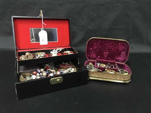 Lot 38 - TWO JEWELLERY BOXES CONTAINING COSTUME JEWELLERY