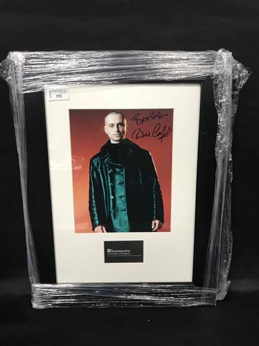 Lot 152 - SIGNED PICTURE OF ROBERT CARLYLE