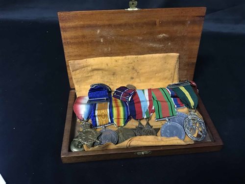 Lot 93 - MILITARY MEDALS