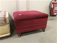 Lot 183 - A CHESTERFIELD STYLE THREE SEATER SOFA