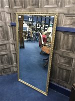 Lot 102 - A LARGE WALL MIRROR