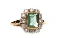 Lot 5 - AN IMPRESSIVE GREEN GEM AND DIAMOND CLUSTER RING