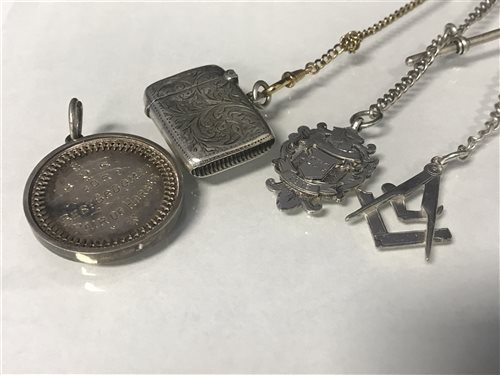 Lot 19 - A SILVER VESTA CASE AND OTHER ITEMS
