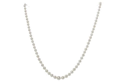 Lot 33 - A MIKIMOTO PEARL NECKLACE