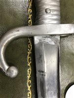 Lot 331 - A WORLD WAR ONE BAYONET AND OTHER ITEM