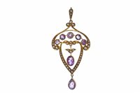 Lot 207 - AN AMETHYST AND SEED PEARL BROOCH PENDANT