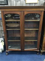Lot 282 - A DISPLAY CABINET